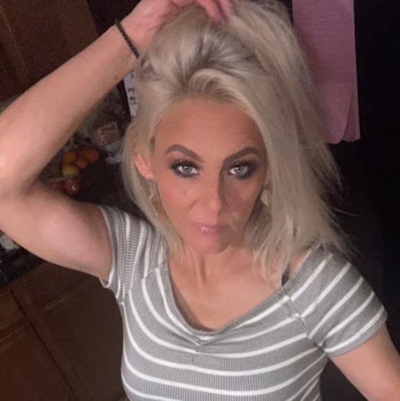 Meet your Posher, Amanda - Picture 1 of 1